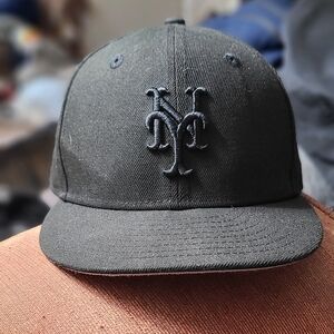 New York Mets Blackout New Era Black Snapback Cap Youth
